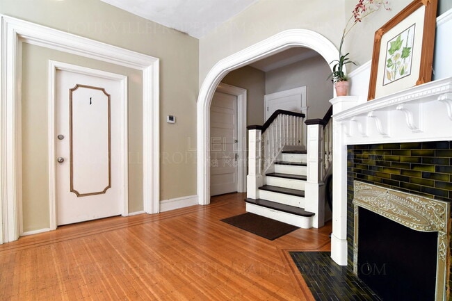 Foto del edificio - 319 W Lee St