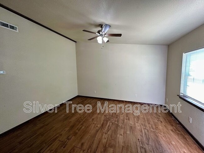 Building Photo - 358 Brighton Oaks Dr