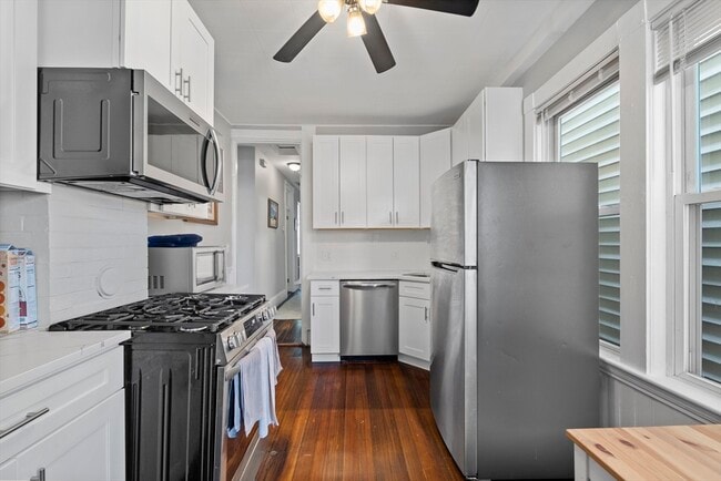 Building Photo - 194 Emerson St