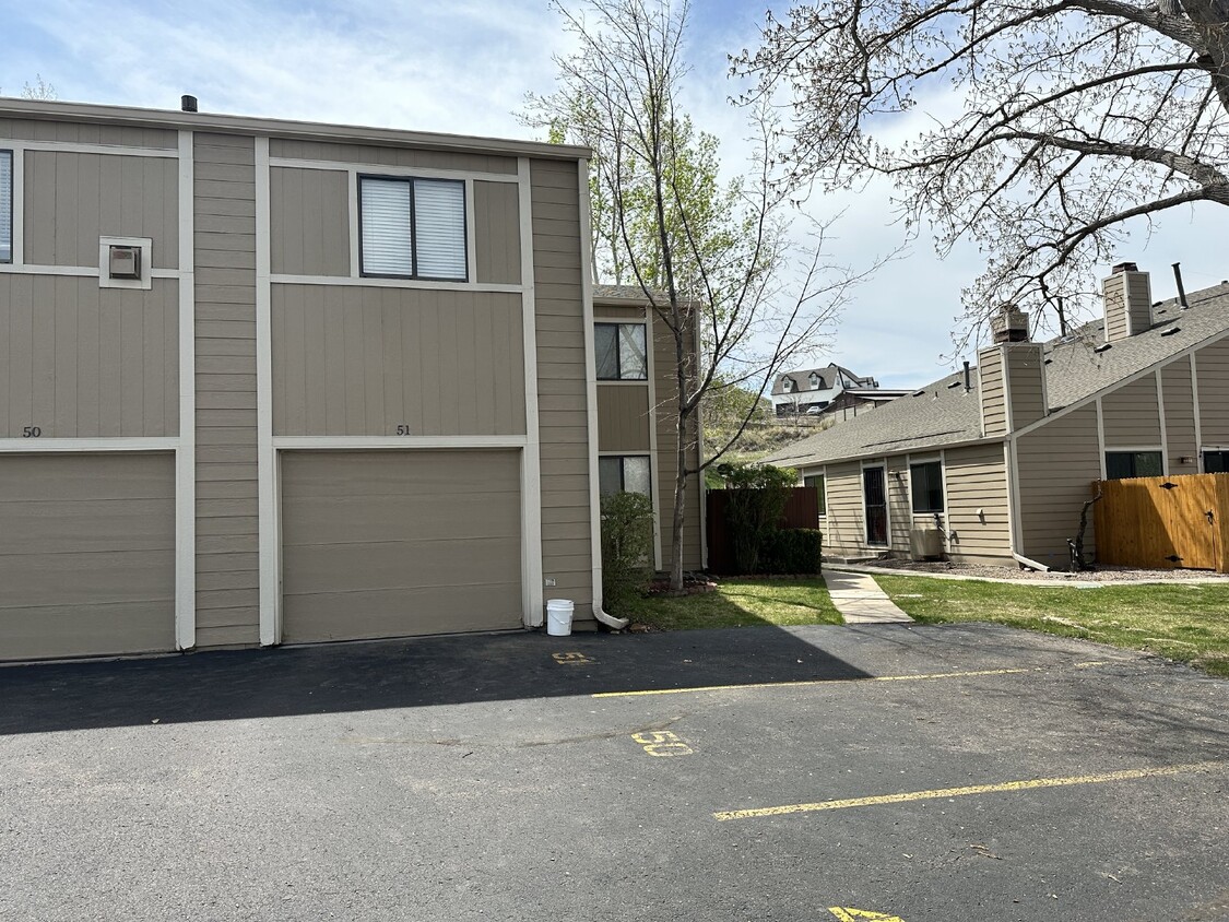 Primary Photo - Charming Townhome in Table Mountain Heights!