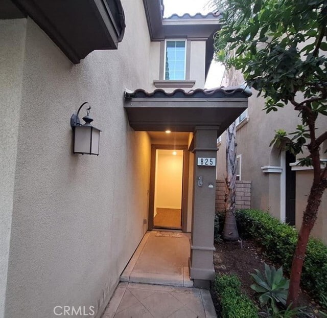 Building Photo - 825 Parisa Pl