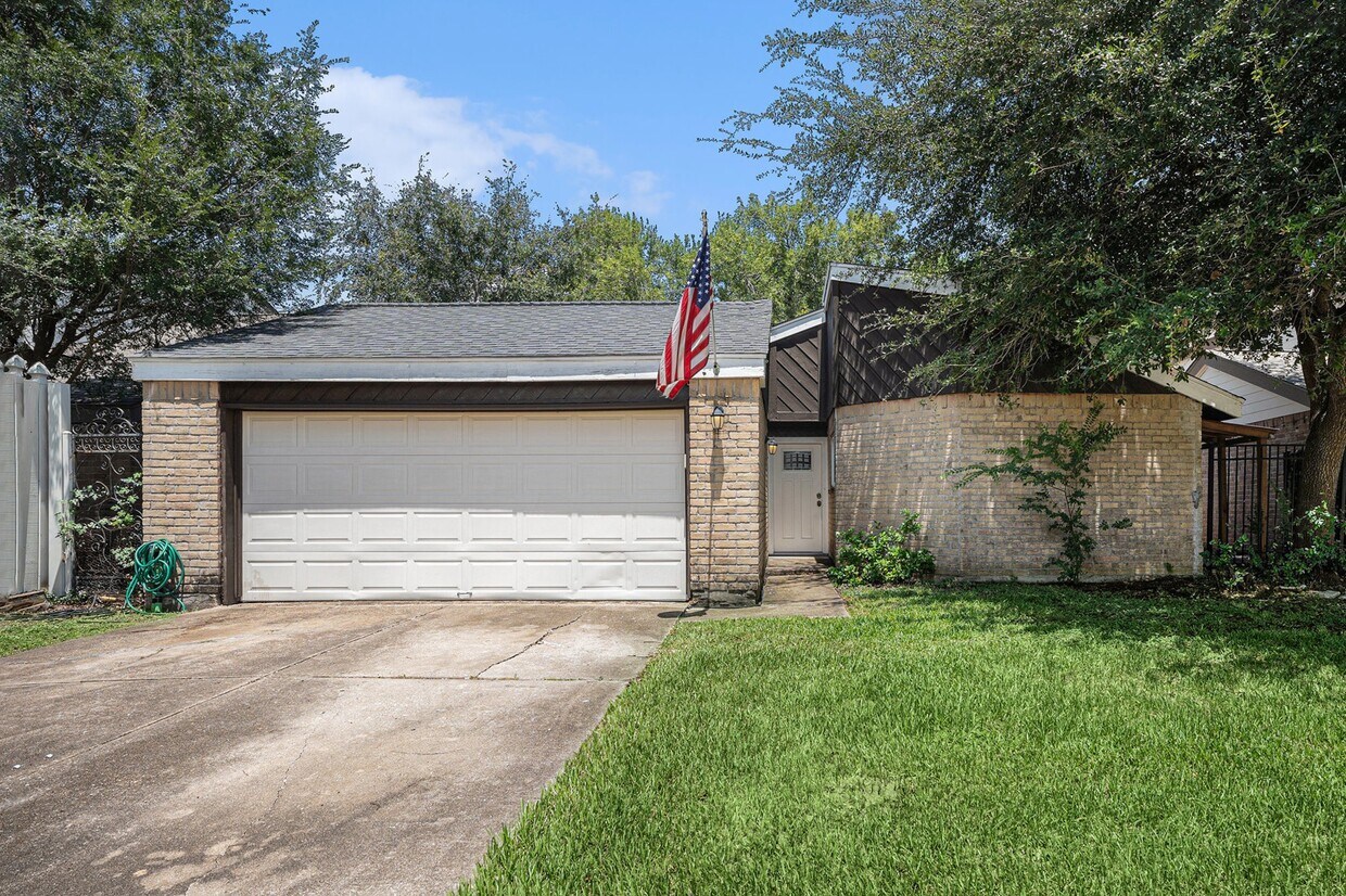 Foto principal - 16607 Neumann Dr