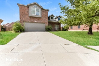 Building Photo - 5612 Eastwedge Dr