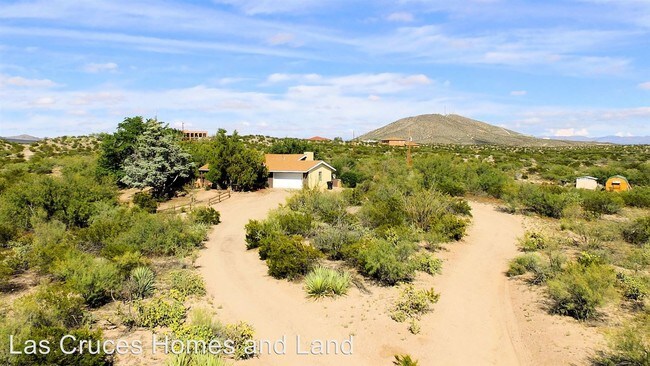 Building Photo - 4 br, 2.5 bath House - 2329 Webb