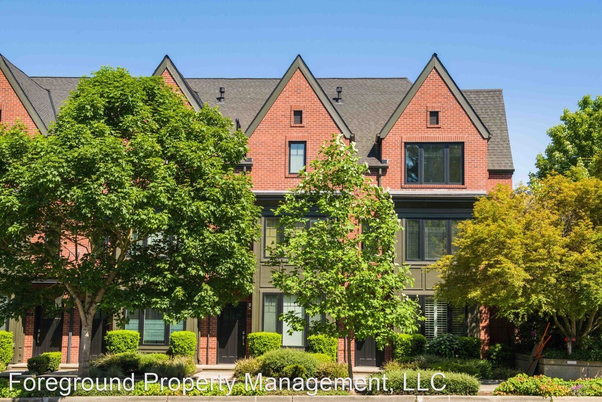 Foto principal - 1200 Bellevue Way NE