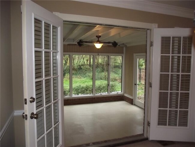 Building Photo - 3275 Hampton Green Way