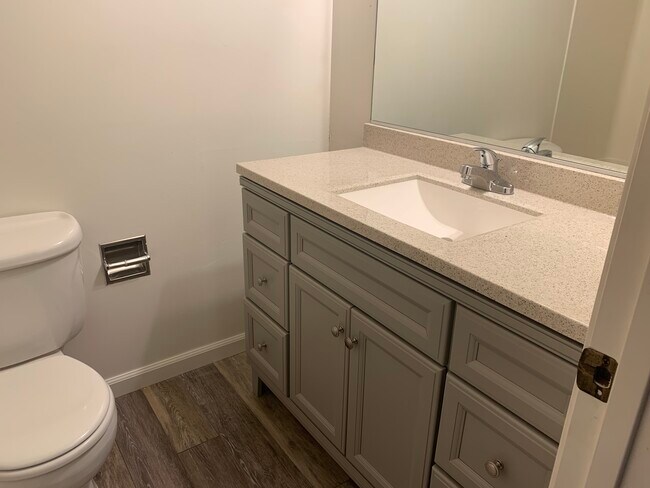 Baño - 861 July Way