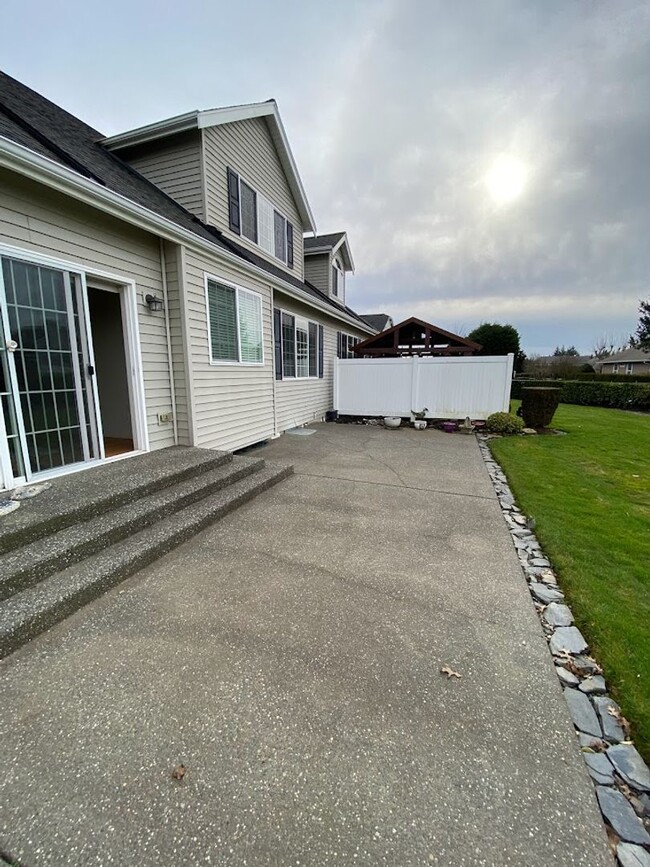 Building Photo - Harrison Place Condo overlooking Homestead...