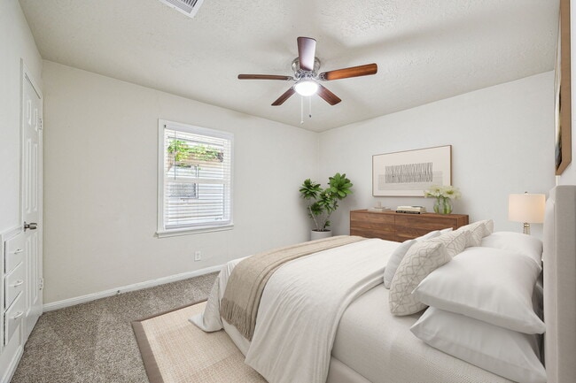 Foto del edificio - 2511 Evergreen Dr