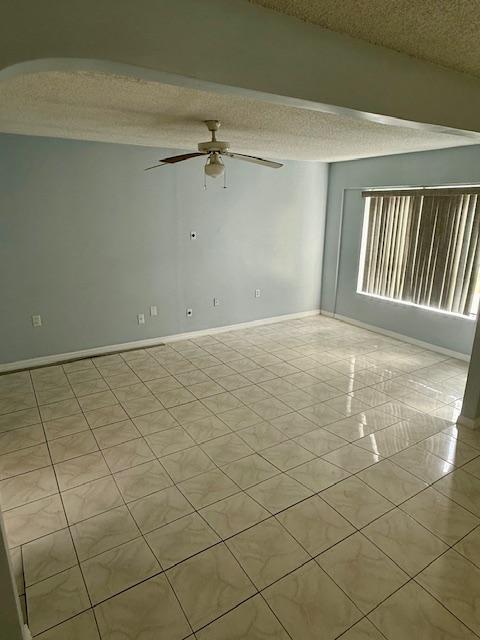 Foto del edificio - 11 Hemlock Circle Ter