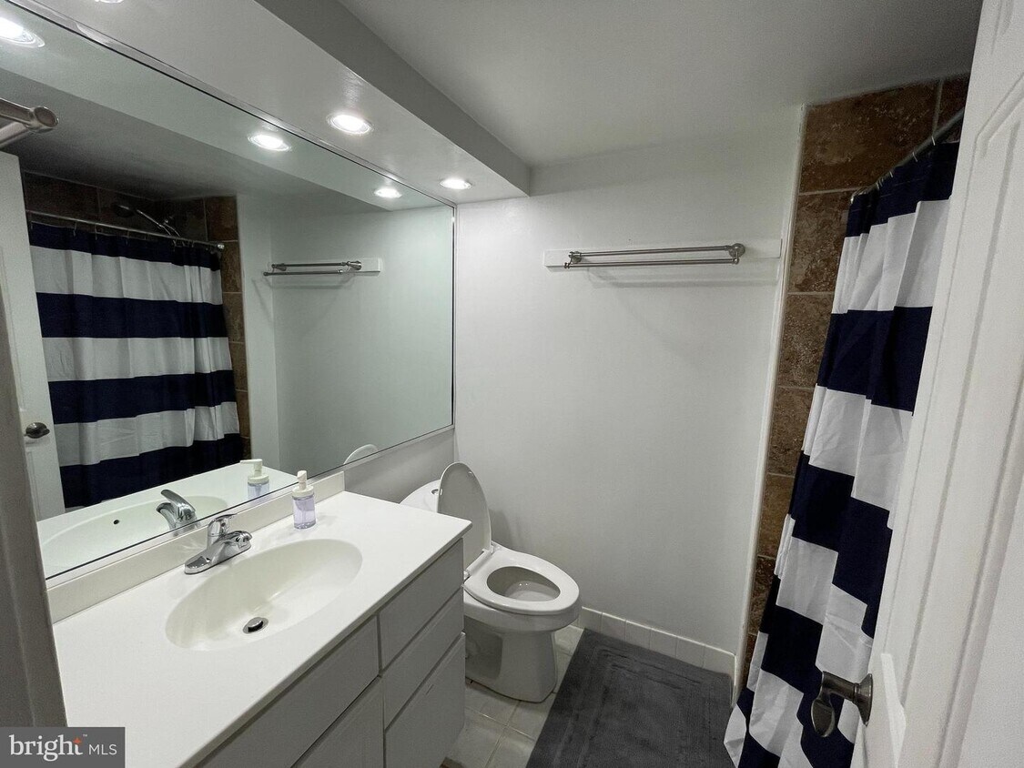 Foto principal - 1217 South St