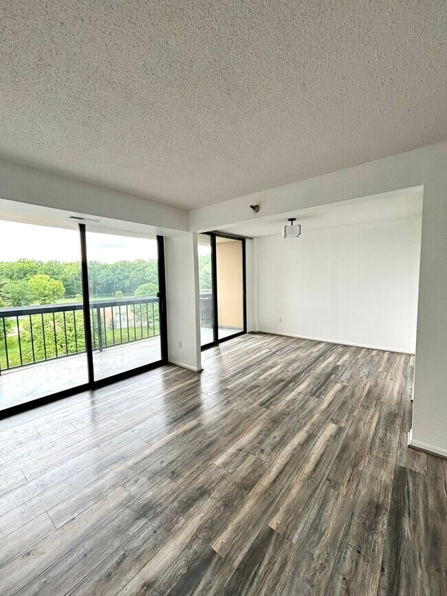 living room - 7401 Westlake Terrace Apartment