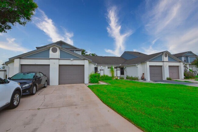 Building Photo - 72 Lakepointe Cir