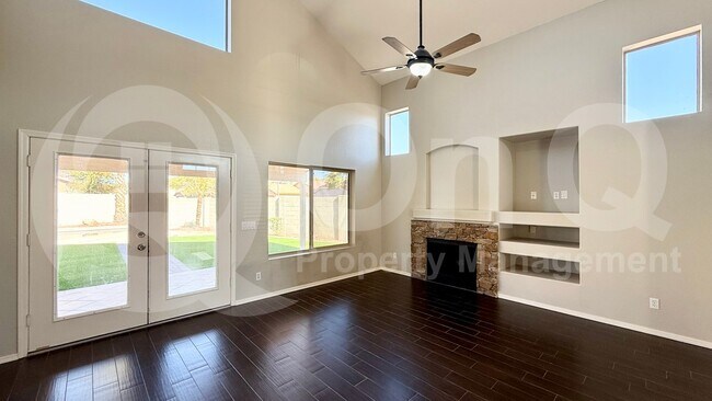 Foto del edificio - 14700 W Carlin Dr