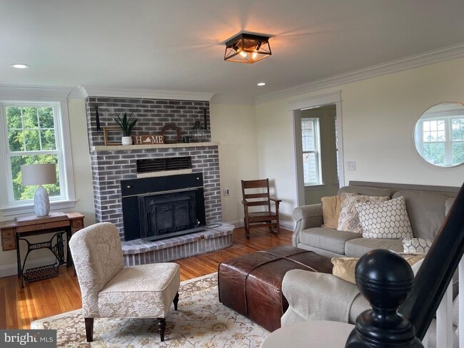 Building Photo - 675 Frog Hollow Rd