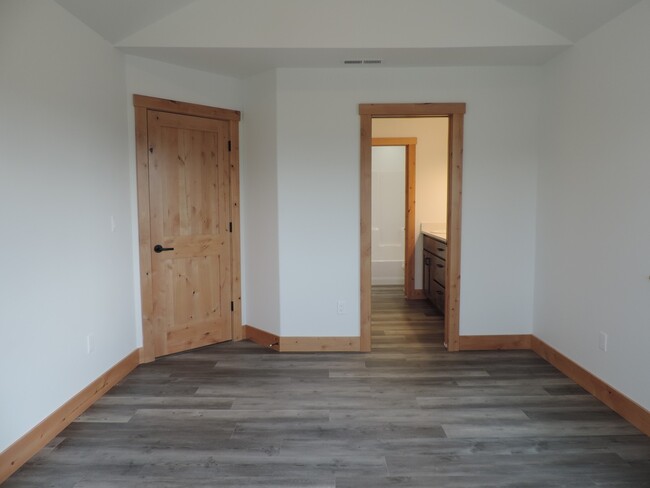 Building Photo - Application Pending - Pet Friendly Home fo...