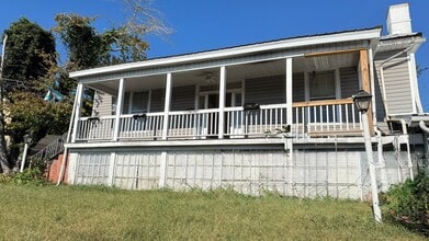 Building Photo - 405 N High St