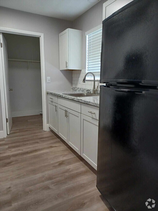 Apartments with Garages in Kinsey, AL 5 Rentals