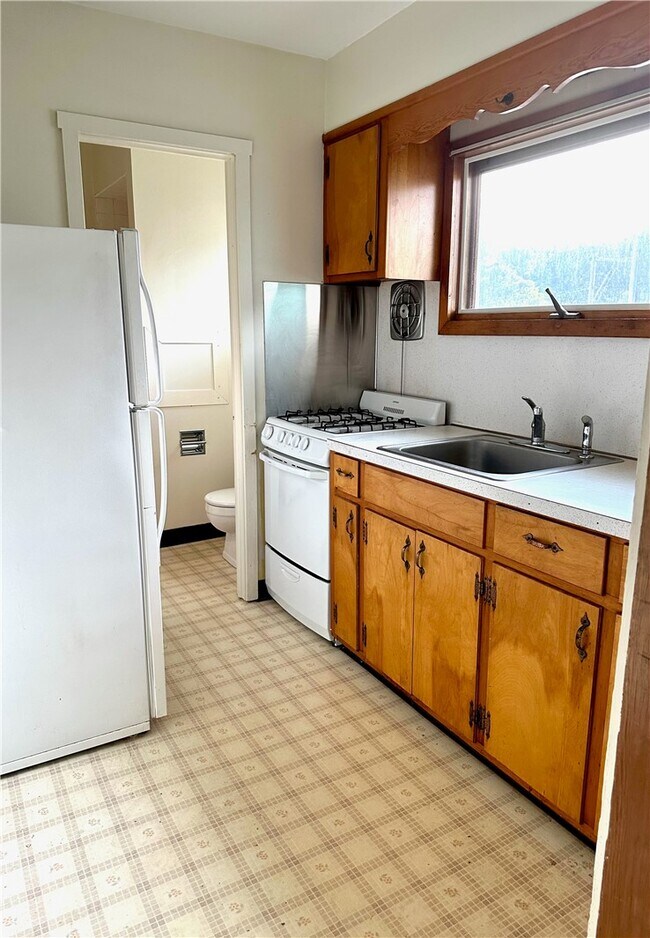 Building Photo - 89 Chestnut St