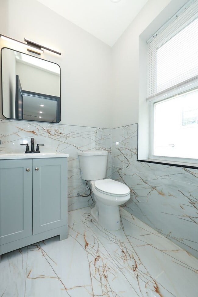 Building Photo - 3565 Kensington Ave