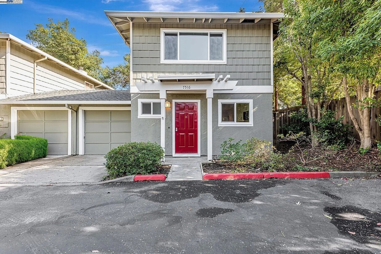 Primary Photo - 7516 Silvertree Ln