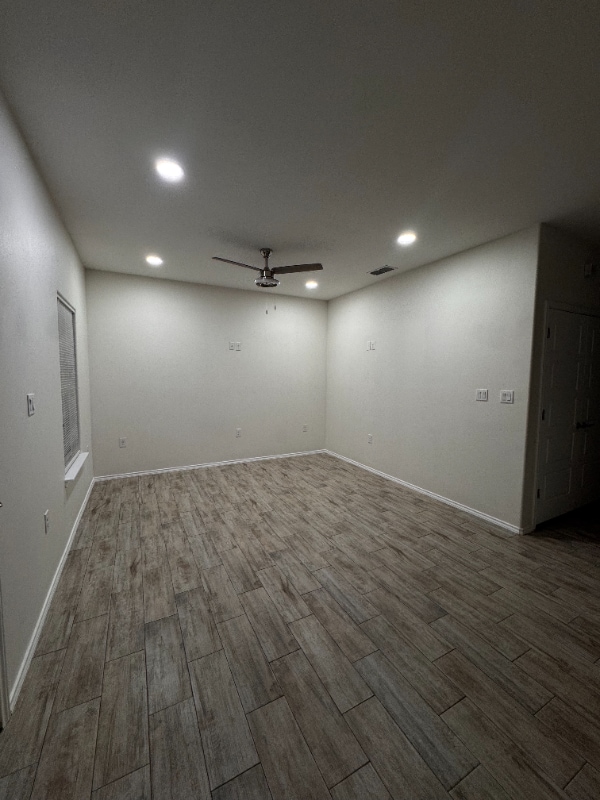 Foto del edificio - 2214 E Valley Cir