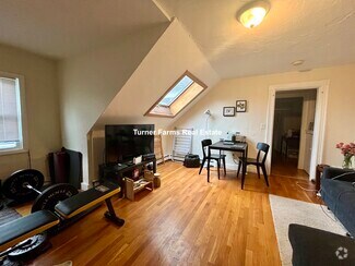 Building Photo - 187 Beacon St