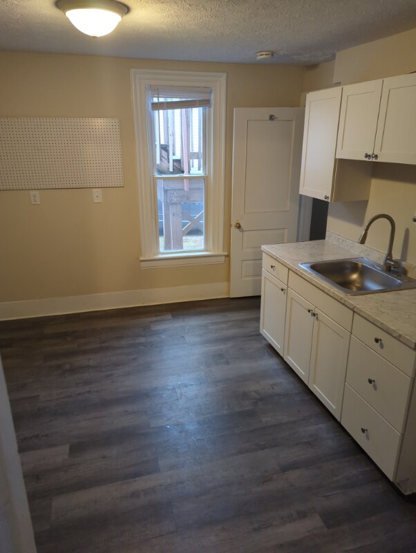 2404 2nd St Cuyahoga Falls, OH 44221 – photo 5