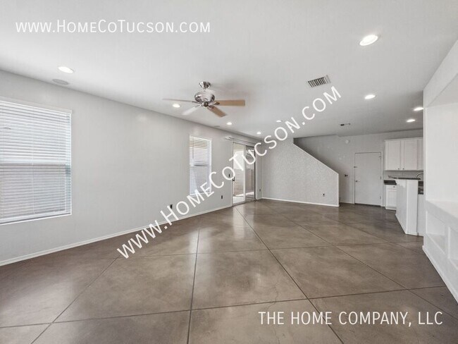 Building Photo - 5749 E Bellow Ln