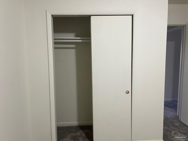 Foto del edificio - 1267 Redwood Ln