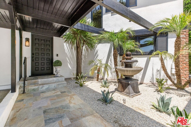 Building Photo - 1805 Coldwater Canyon Dr