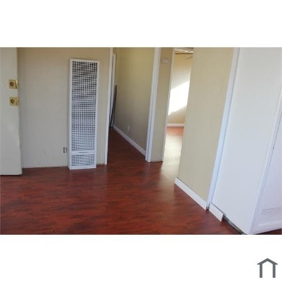 Building Photo - Charming 2-Bed Townhouse with Private Balc...