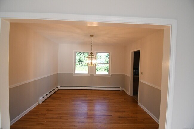 Foto del edificio - 313 Burnt Plains Rd