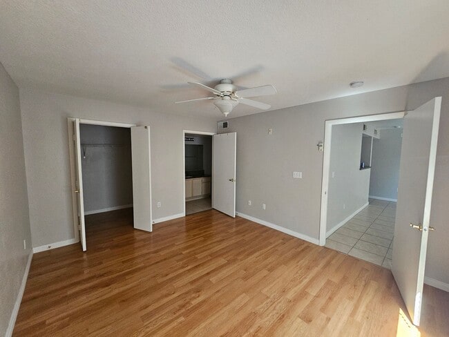 Building Photo - 8101 W Flamingo Rd