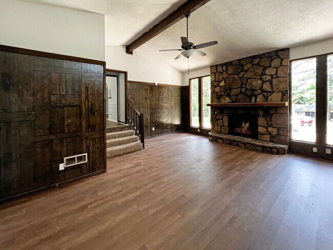 Foto del edificio - 1544 6th Way NW