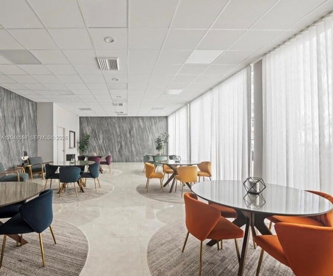 Foto del edificio - 3140 S Ocean Dr