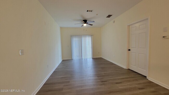 Foto del edificio - 6984 Ortega Woods Dr