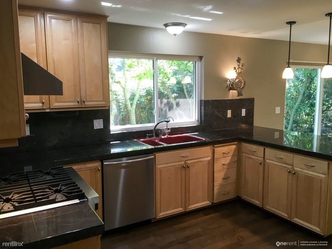 Building Photo - 8525 SE 79th Pl