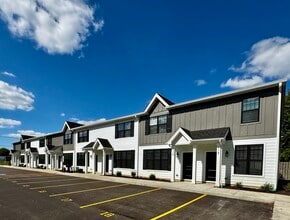 Building Photo - 1432 Naperville Wheaton Rd