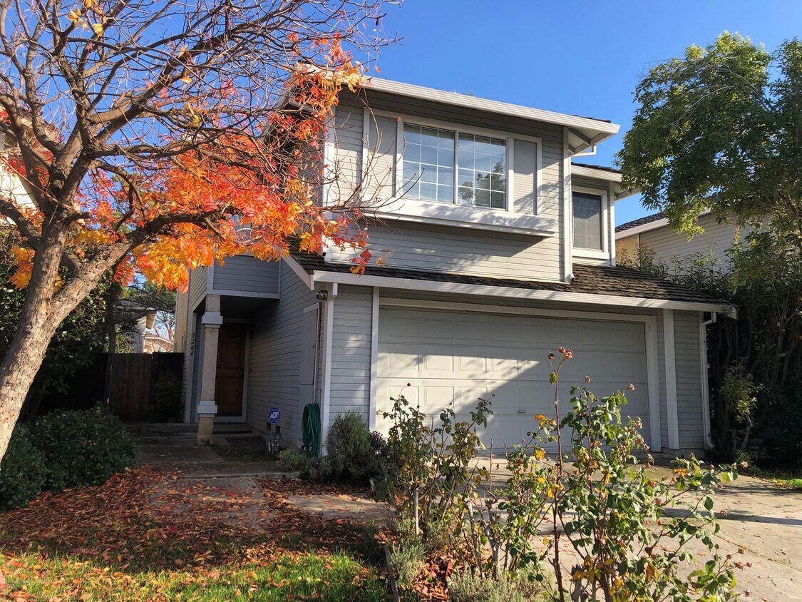 Primary Photo - 4 bedrooms SFR in Blossom Valley, San Jose