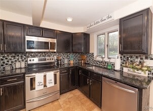 Building Photo - 312 Hall Ave