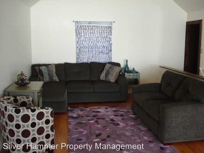 Building Photo - 2 br, 1 bath House - 8245 A Lake Shore Dr