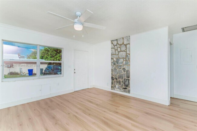 Building Photo - 5839 McKinley St