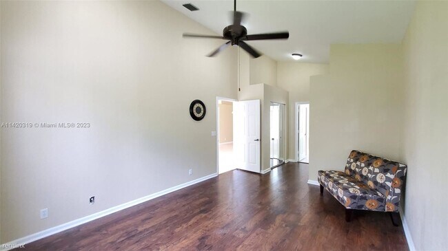 Foto del edificio - 3 br, 2 bath House - 4819 NW 22nd Pl