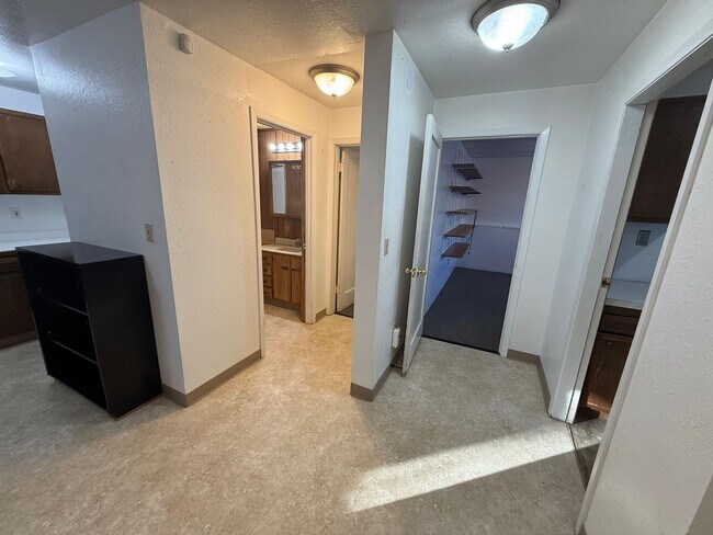 Foto del edificio - 524 N Klevin St