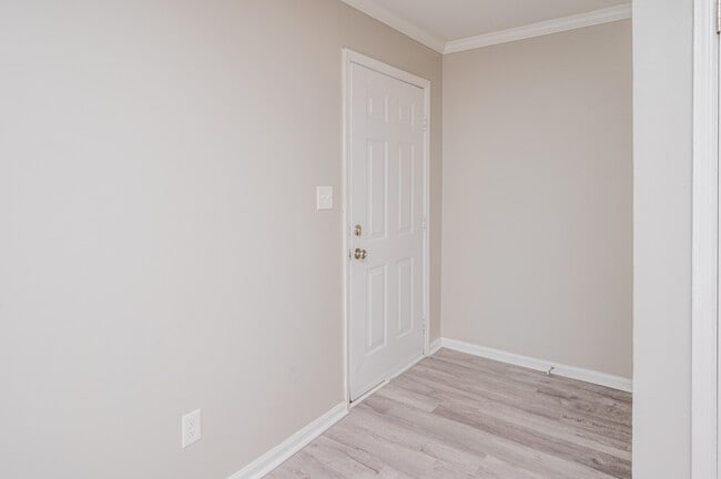 Building Photo - 54 Worthington Dr