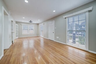 Building Photo - 827 Le Green St