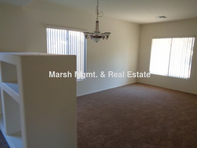 Building Photo - 2020 W Olive Way