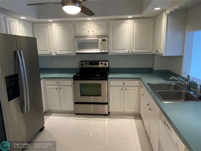 Building Photo - 3500 Galt Ocean Dr