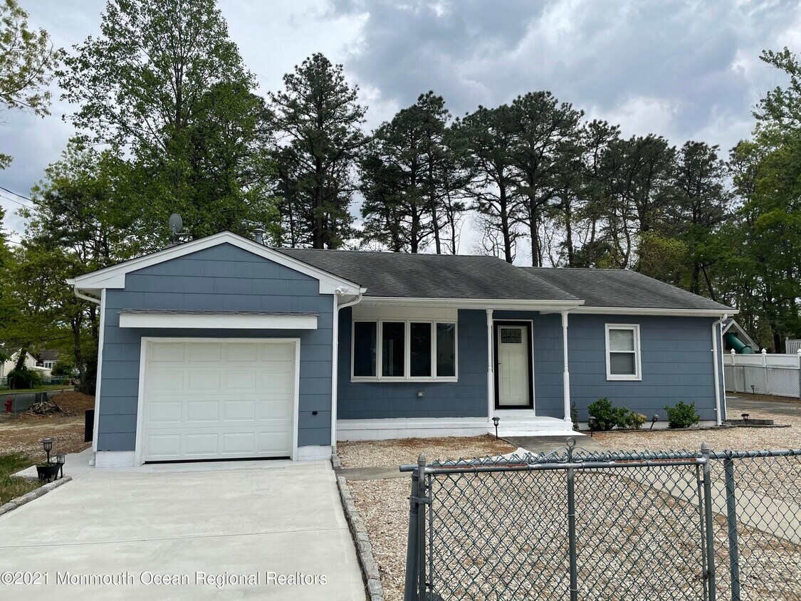 1921 Pineview Rd, Lacey Township, NJ 08731 House for Rent in Lacey